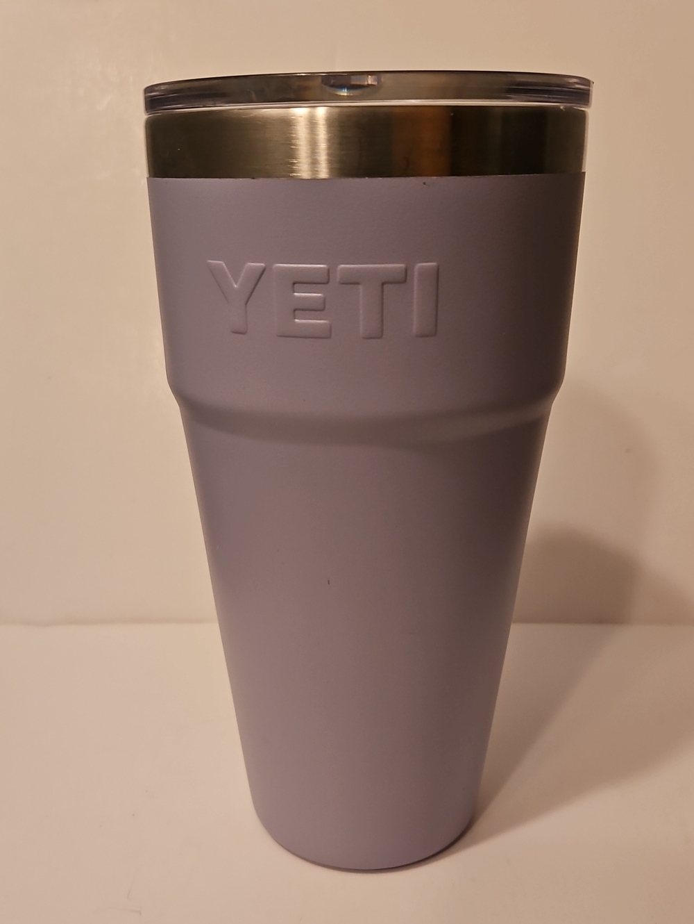 YETI LAVENDER, 26 OZ RAMBLER STAINLESS STEEL INSULATED TUMBLER.